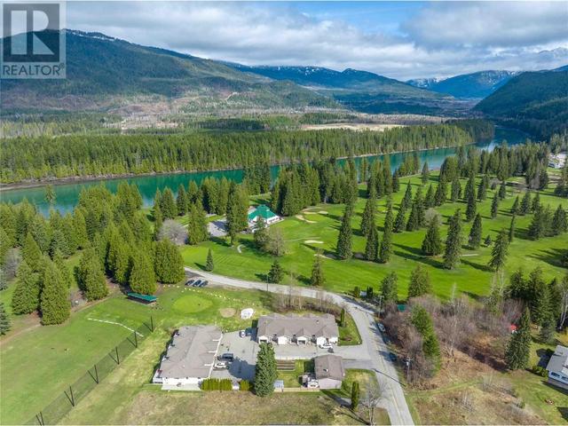 145 Columbia Park Drive, House detached with 2 bedrooms, 2 bathrooms and null parking in Revelstoke BC | Image 35