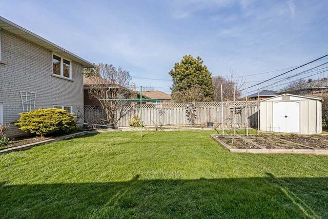 5 Robinglade Dr, House detached with 3 bedrooms, 2 bathrooms and 5 parking in Toronto ON | Image 22