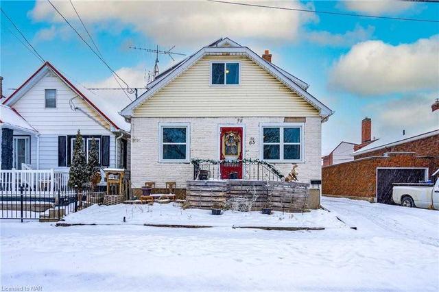 65 Cosby Ave, House detached with 3 bedrooms, 1 bathrooms and 4 parking in St. Catharines ON | Image 1