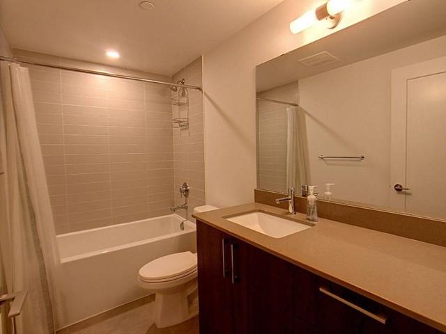423 - 576 Front St W, Condo with 1 bedrooms, 2 bathrooms and 0 parking in Toronto ON | Image 2