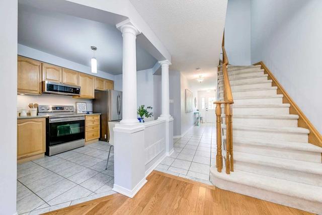 2174 Oakpoint Rd, House attached with 3 bedrooms, 3 bathrooms and 2 parking in Oakville ON | Image 9