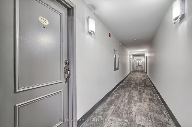 302 - 160 Wellington St E, Condo with 2 bedrooms, 2 bathrooms and 1 parking in Aurora ON | Image 12