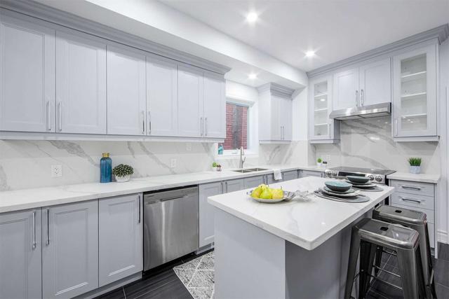 420 Ossington Ave, House detached with 4 bedrooms, 4 bathrooms and 0 parking in Toronto ON | Image 9