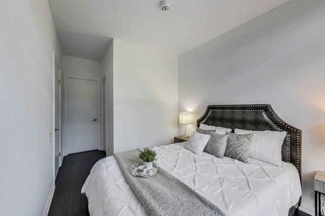 th52 - 10 Brin Dr, Townhouse with 3 bedrooms, 2 bathrooms and 1 parking in Toronto ON | Image 10