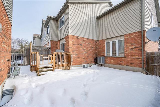 7 - 972 Strasburg Road, House attached with 3 bedrooms, 1 bathrooms and 2 parking in Kitchener ON | Image 16