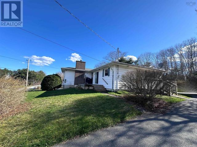 1434 Highway 331, House detached with 3 bedrooms, 1 bathrooms and null parking in Lunenburg MD NS | Image 4