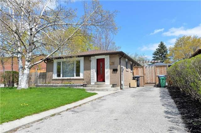 62 Rutherford Rd N, House detached with 3 bedrooms, 2 bathrooms and 2 parking in Brampton ON | Image 1