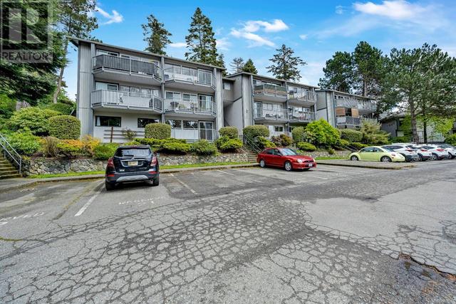 542 Carnation Pl, Condo with 2 bedrooms, 1 bathrooms and 1 parking in Saanich BC | Image 34