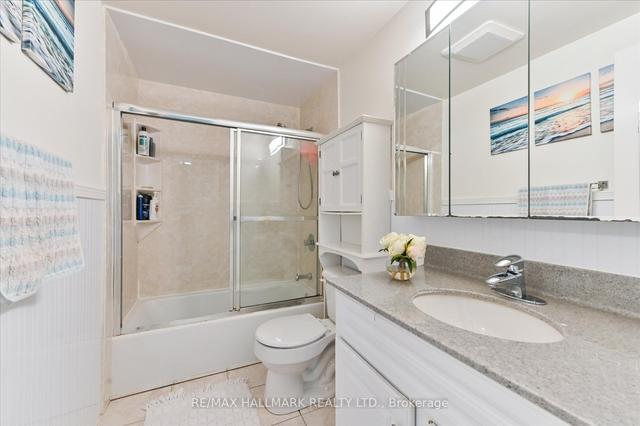 28 Candle Liteway, Townhouse with 3 bedrooms, 2 bathrooms and 2 parking in Toronto ON | Image 16