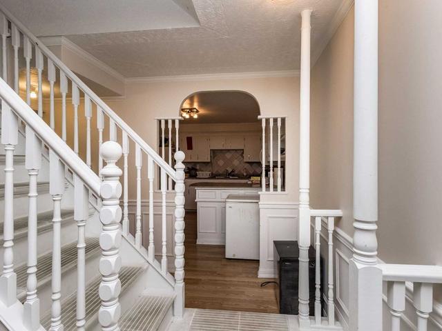 1 Newman Crt, House detached with 4 bedrooms, 4 bathrooms and 4 parking in Brampton ON | Image 16