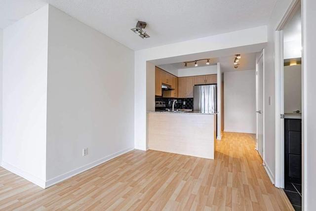 1102 - 76 Shuter St, Condo with 1 bedrooms, 1 bathrooms and 1 parking in Toronto ON | Image 12