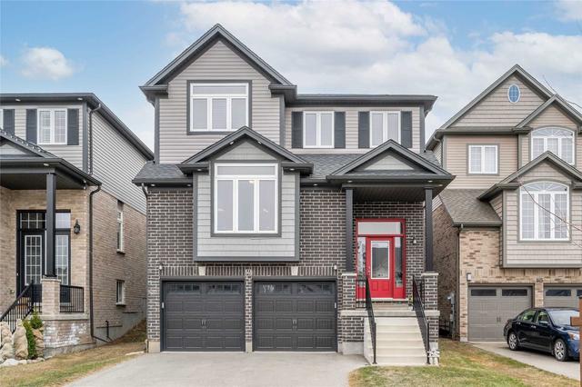 141 Drenters Crt, House detached with 3 bedrooms, 3 bathrooms and 4 parking in Guelph/Eramosa ON | Card Image