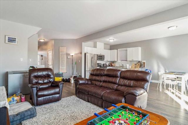 21 Lowry Crt, House detached with 3 bedrooms, 3 bathrooms and 6 parking in Barrie ON | Image 24