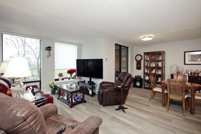 402 - 1535 Diefenbaker Crt, Condo with 3 bedrooms, 2 bathrooms and 2 parking in Pickering ON | Image 17