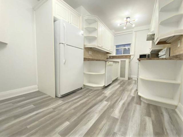 a - 343 St. Clair Ave W, House detached with 2 bedrooms, 1 bathrooms and 0 parking in Toronto ON | Image 10