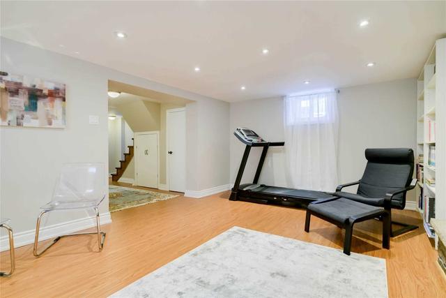 112 Marchington Circ, House detached with 3 bedrooms, 3 bathrooms and 4 parking in Toronto ON | Image 18