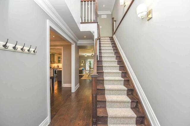 21 Brentwood Rd S, House detached with 3 bedrooms, 4 bathrooms and 3 parking in Toronto ON | Image 36