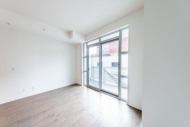 206 - 10 Willison Sq, Condo with 1 bedrooms, 1 bathrooms and 0 parking in Toronto ON | Image 4