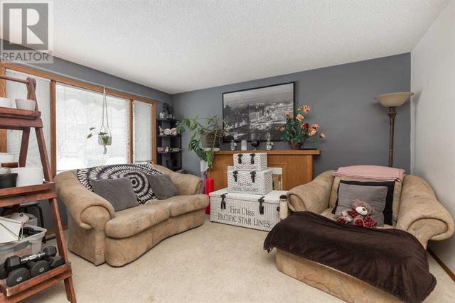 518 12 Street S, House semidetached with 4 bedrooms, 2 bathrooms and 4 parking in Lethbridge AB | Image 6