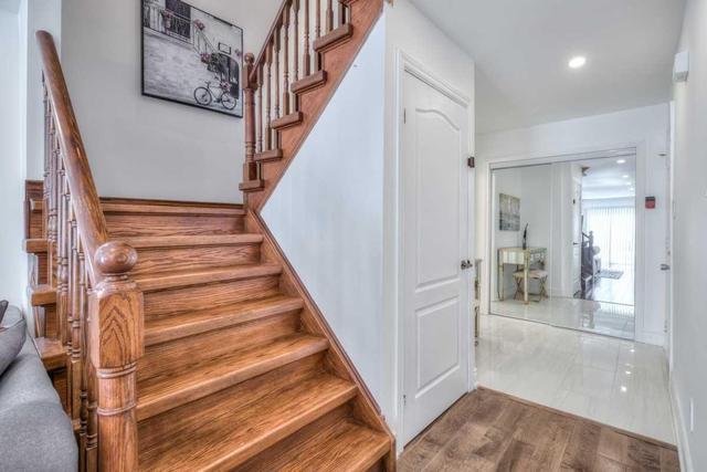 Upper - 29 Constellation Cres, House detached with 3 bedrooms, 3 bathrooms and 2 parking in Richmond Hill ON | Image 15