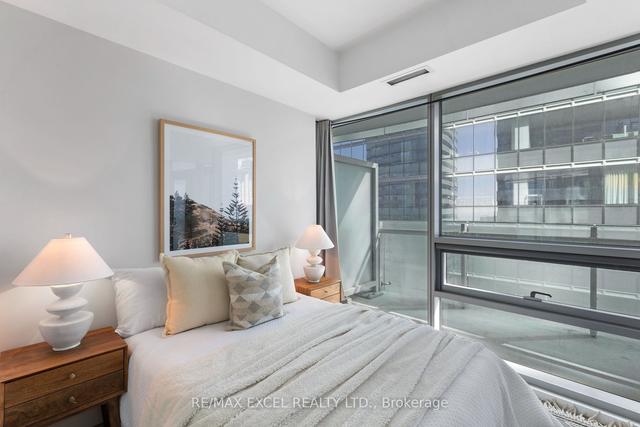 3809 - 14 York St, Condo with 1 bedrooms, 1 bathrooms and 0 parking in Toronto ON | Image 4