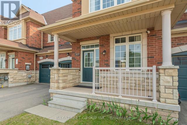 3070 Eighth Line, House attached with 4 bedrooms, 3 bathrooms and 2 parking in Oakville ON | Image 3