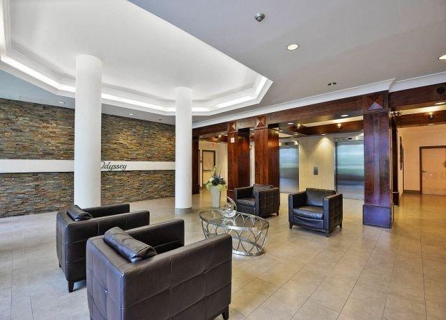 1414 - 250 Webb Dr, Condo with 2 bedrooms, 2 bathrooms and 2 parking in Mississauga ON | Image 3