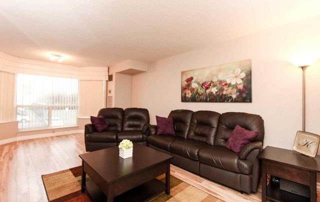 212 - 175 Cedar Ave, Condo with 2 bedrooms, 2 bathrooms and 1 parking in Richmond Hill ON | Image 4