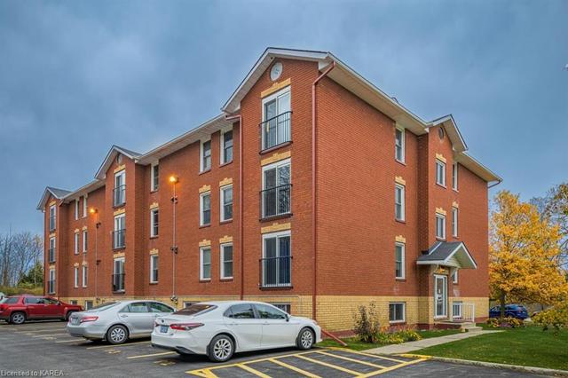 305 - 540 Talbot Place, House attached with 2 bedrooms, 1 bathrooms and 1 parking in Gananoque ON | Image 1