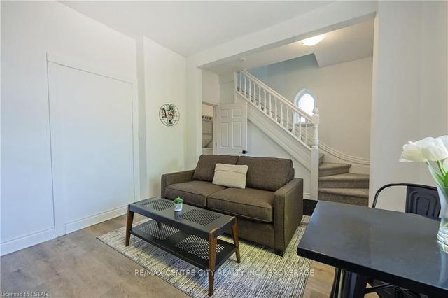 183 Sydenham St, House detached with 3 bedrooms, 3 bathrooms and 2 parking in London ON | Image 17