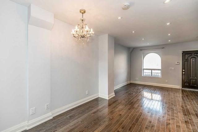257 Claremont St, House attached with 2 bedrooms, 2 bathrooms and 0 parking in Toronto ON | Image 10