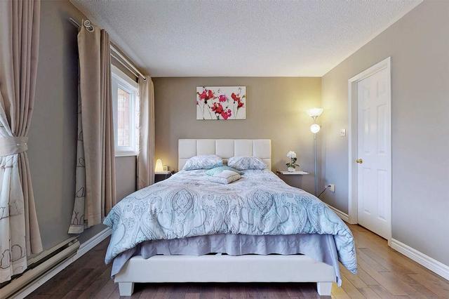 867 Caribou Valley Circ N, Townhouse with 3 bedrooms, 4 bathrooms and 2 parking in Newmarket ON | Image 6
