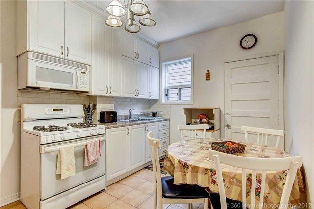 722 Gladstone Ave, House semidetached with 3 bedrooms, 3 bathrooms and 1 parking in Toronto ON | Image 12