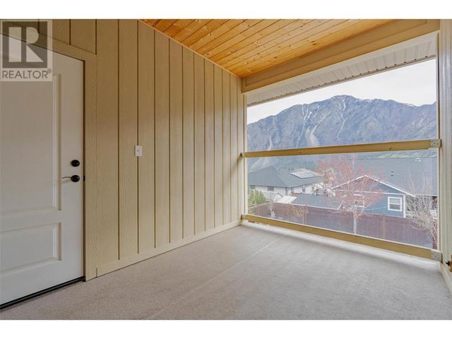 317 2nd Avenue, House detached with 6 bedrooms, 4 bathrooms and 4 parking in Keremeos BC | Image 30