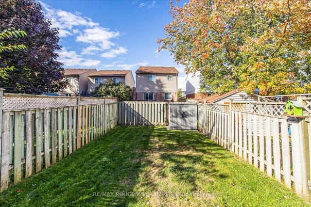 91 Vail Meadows Cres, House attached with 3 bedrooms, 2 bathrooms and 3 parking in Clarington ON | Image 19