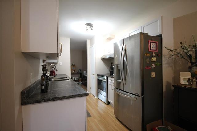213 Lemay Street, Townhouse with 2 bedrooms, 1 bathrooms and 3 parking in Cornwall ON | Image 3