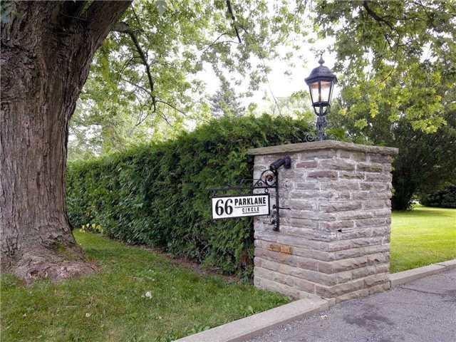 66 Park Lane Circ, House detached with 4 bedrooms, 5 bathrooms and 2 parking in Toronto ON | Image 2