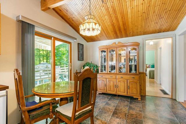 93 Armstrong Crt, House detached with 2 bedrooms, 1 bathrooms and 20 parking in Kawartha Lakes ON | Image 28
