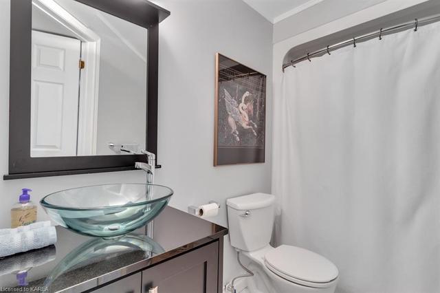 33 Yonge Street, House semidetached with 2 bedrooms, 3 bathrooms and 4 parking in Kingston ON | Image 21