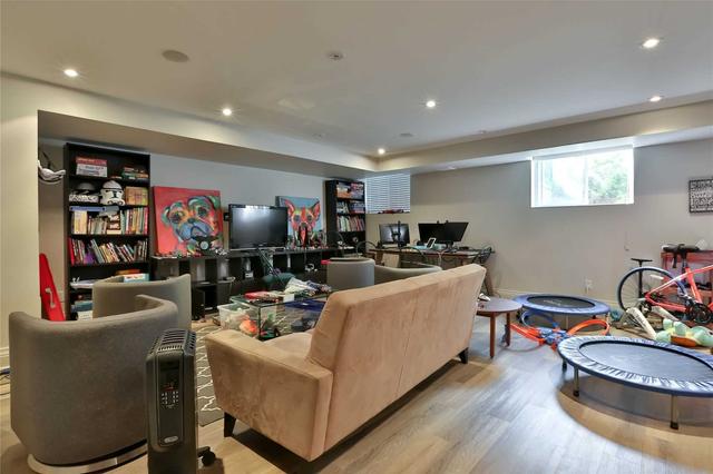 181 Ridley Blvd, House detached with 5 bedrooms, 5 bathrooms and 6 parking in Toronto ON | Image 18