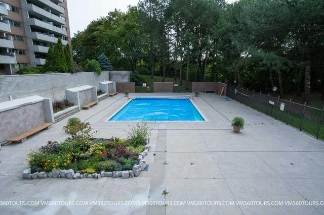 1605 - 250 Scarlett Rd, Condo with 2 bedrooms, 2 bathrooms and 1 parking in Toronto ON | Image 22