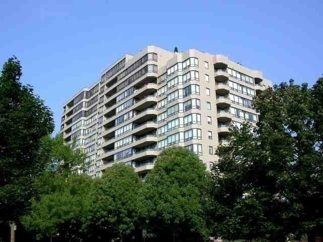 523 - 32 Clarissa Dr, Condo with 2 bedrooms, 1 bathrooms and 1 parking in Richmond Hill ON | Image 1