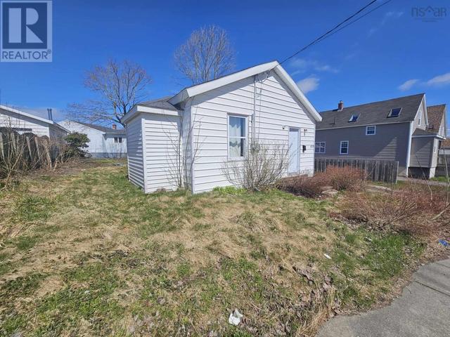 433 St. Peters Road, House detached with 2 bedrooms, 1 bathrooms and null parking in Cape Breton NS | Image 13
