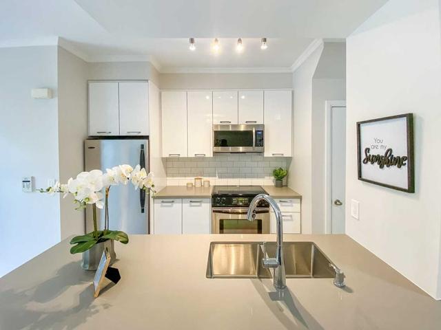 p105 - 25 Soho St, Townhouse with 2 bedrooms, 2 bathrooms and 1 parking in Toronto ON | Image 15