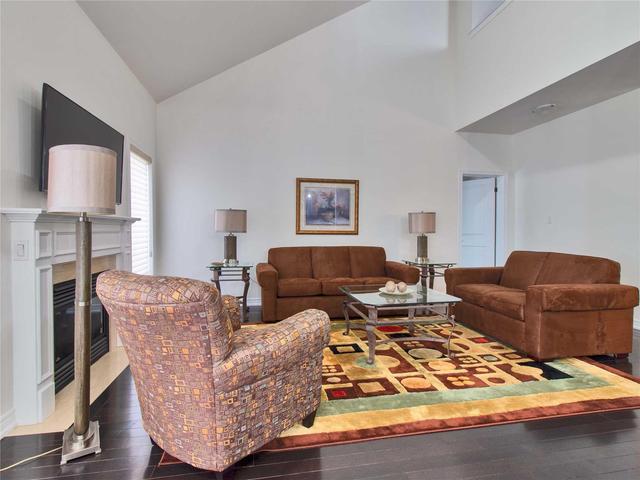 29 Muzzo Dr, Condo with 2 bedrooms, 3 bathrooms and 2 parking in Brampton ON | Image 4
