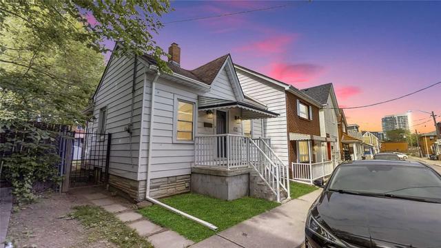 24 Abbs St, House semidetached with 2 bedrooms, 2 bathrooms and 0 parking in Toronto ON | Card Image