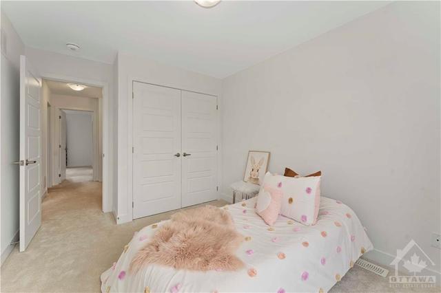 301 Broadridge Crescent, Townhouse with 3 bedrooms, 3 bathrooms and 3 parking in Ottawa ON | Image 26