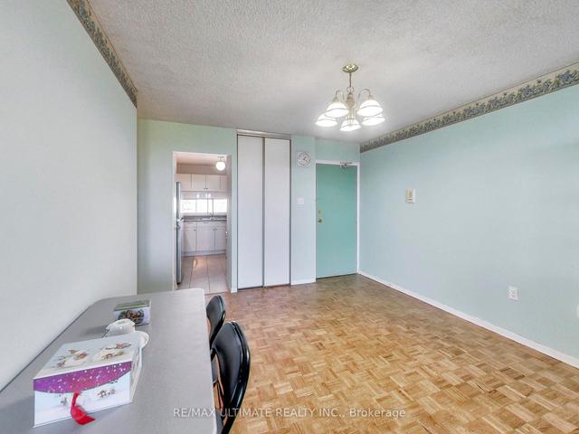 525 - 4673 Jane St, Condo with 2 bedrooms, 1 bathrooms and 1 parking in Toronto ON | Image 2