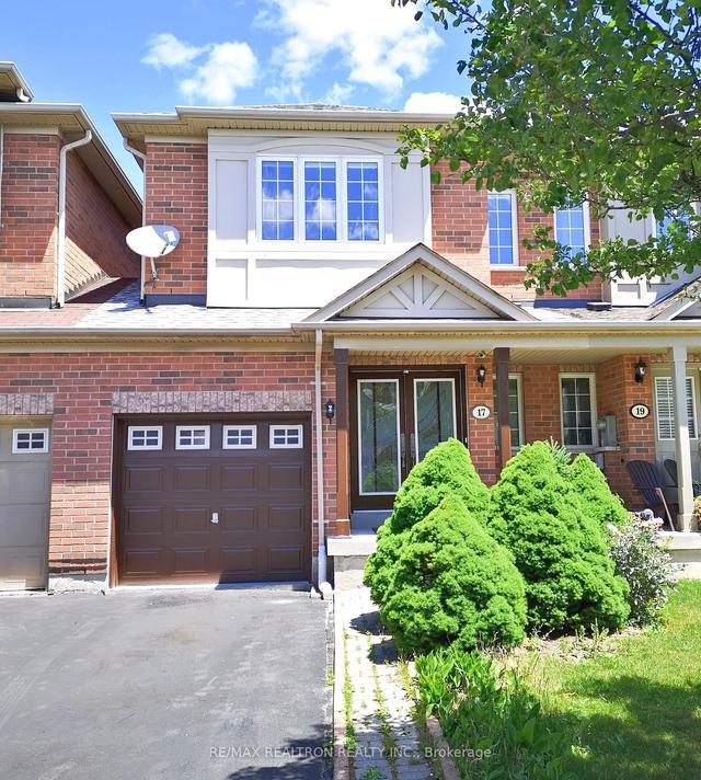 17 Lander Cres, House attached with 3 bedrooms, 4 bathrooms and 3 parking in Vaughan ON | Image 1