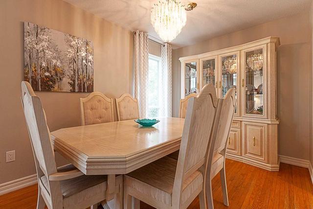 16 Duntroon Cres, House detached with 3 bedrooms, 2 bathrooms and 3 parking in Toronto ON | Image 4
